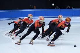 飞起来了！美国高中球员这波操作太秀了！